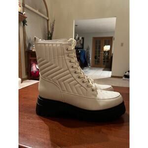 Gorgeous Marc Fisher Pierce Lace Up Combat Boots Size 7.5 NWT